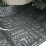 Tips Bersihkan Karpet Mobil