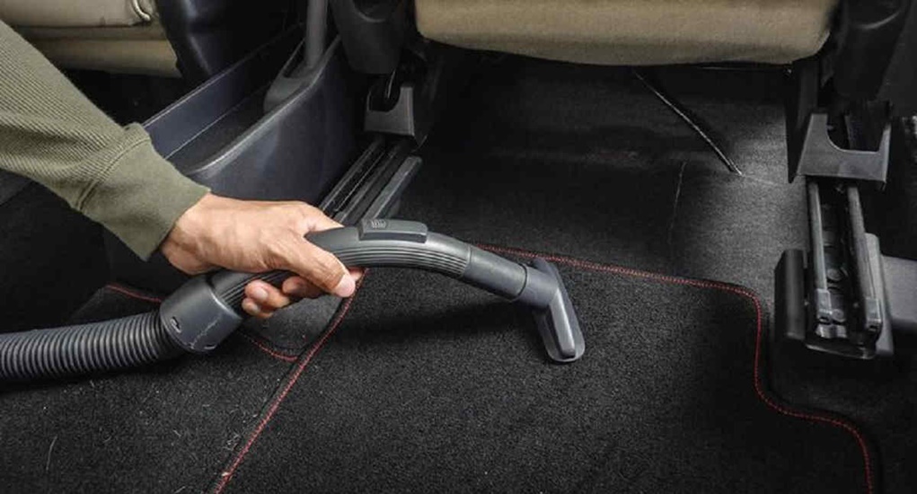 Cara Hilangkan Bau Karpet Mobil