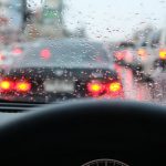 Tips Aman Berkendara Saat Hujan