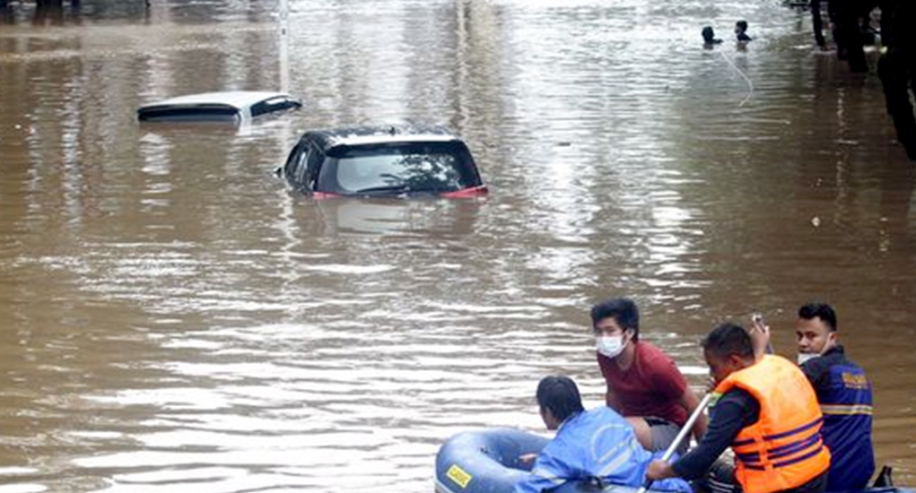 Kondisi Jalanan Indonesia Yang Rawan Banjir