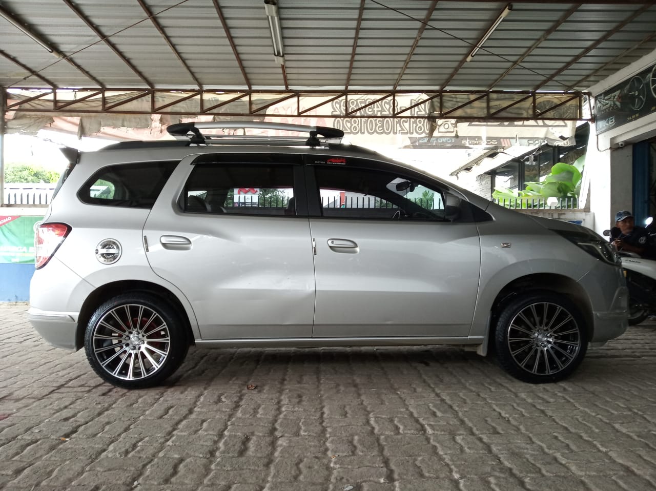 Modifikasi Chevrolet Spin Pakai Velg Hsr Kobe R17 Di Bekasi