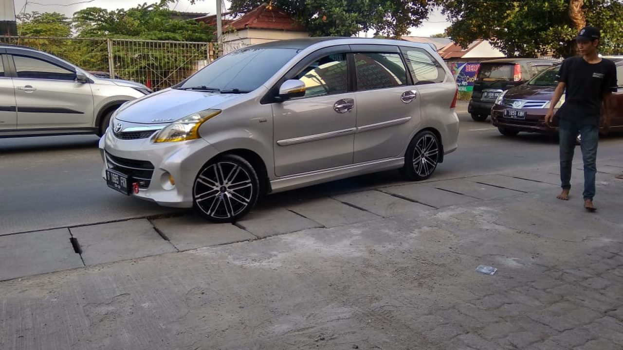 Toyota Avanza Pakai Velg Pantheon Hsr Ring 17 Di Bekasi Pekayon Stance Motorsport