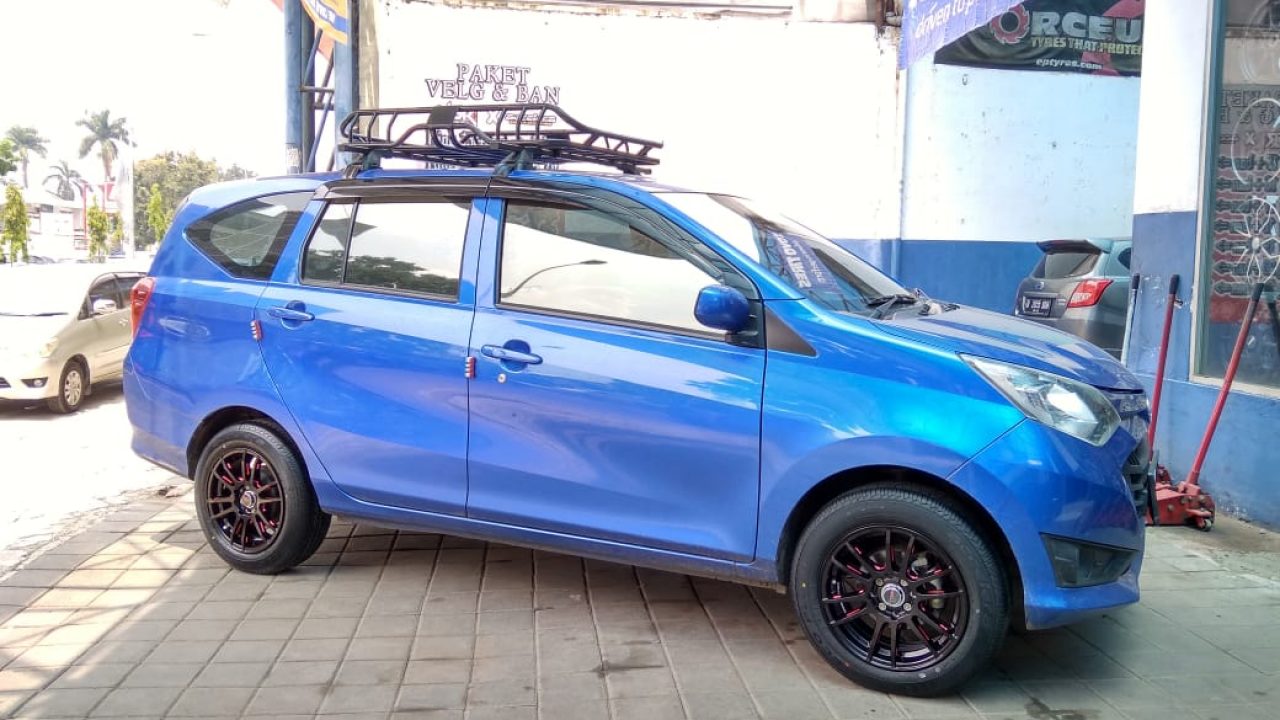 Modifikasi Mobil Sigra Dengan Velg Hsr Wheel R15 Di Kalimalang Streetrace